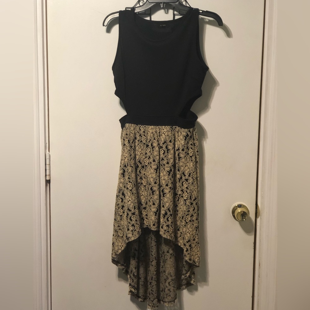 MINE LACED NWOT DRESS HI-LOW SIZE SMALL BLACK AND BEIGE - Picture 2 of 14
